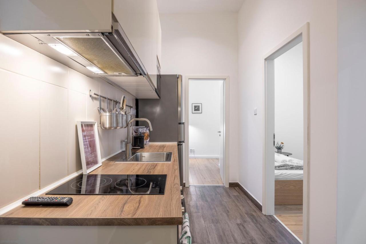 Central Grand Apartment With 5Bedrm 2Bathroom ブダペスト エクステリア 写真
