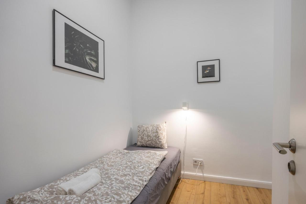 Central Grand Apartment With 5Bedrm 2Bathroom ブダペスト エクステリア 写真