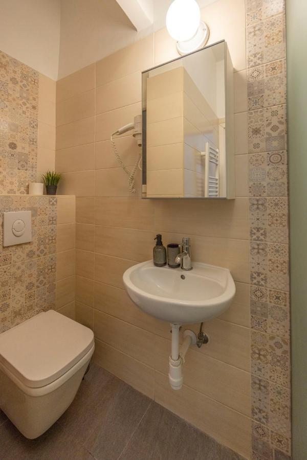 Central Grand Apartment With 5Bedrm 2Bathroom ブダペスト エクステリア 写真