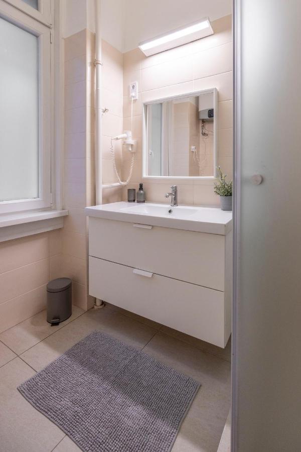 Central Grand Apartment With 5Bedrm 2Bathroom ブダペスト エクステリア 写真