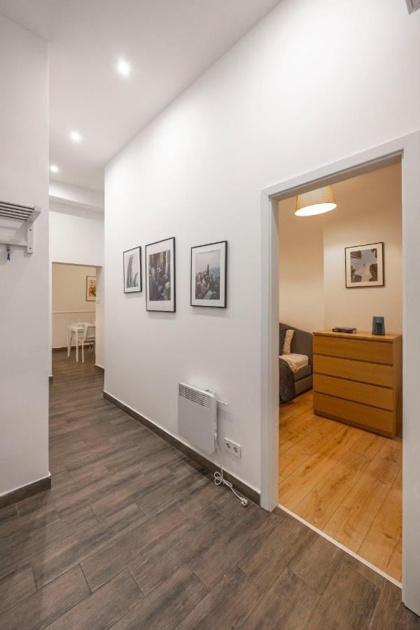 Central Grand Apartment With 5Bedrm 2Bathroom ブダペスト エクステリア 写真