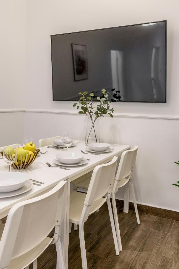 Central Grand Apartment With 5Bedrm 2Bathroom ブダペスト エクステリア 写真